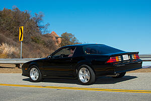 Everyone post pictures of your black Camaros!-2zxz6vo.jpg