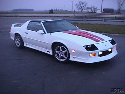 Need pictures of white camaros with black heritage stripes... - Third  Generation F-Body Message Boards