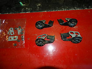 4 pcs of brackets for T-top weatherstrip.-dsc07665.jpg