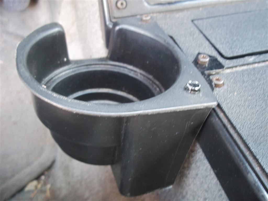 https://www.thirdgen.org/forums/attachments/interior/227676d1318712470-cup-holders-100_1371-medium-.jpg