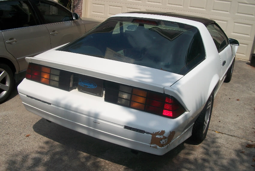 Name:  white86Iroc007.jpg
Views: 37
Size:  116.6 KB