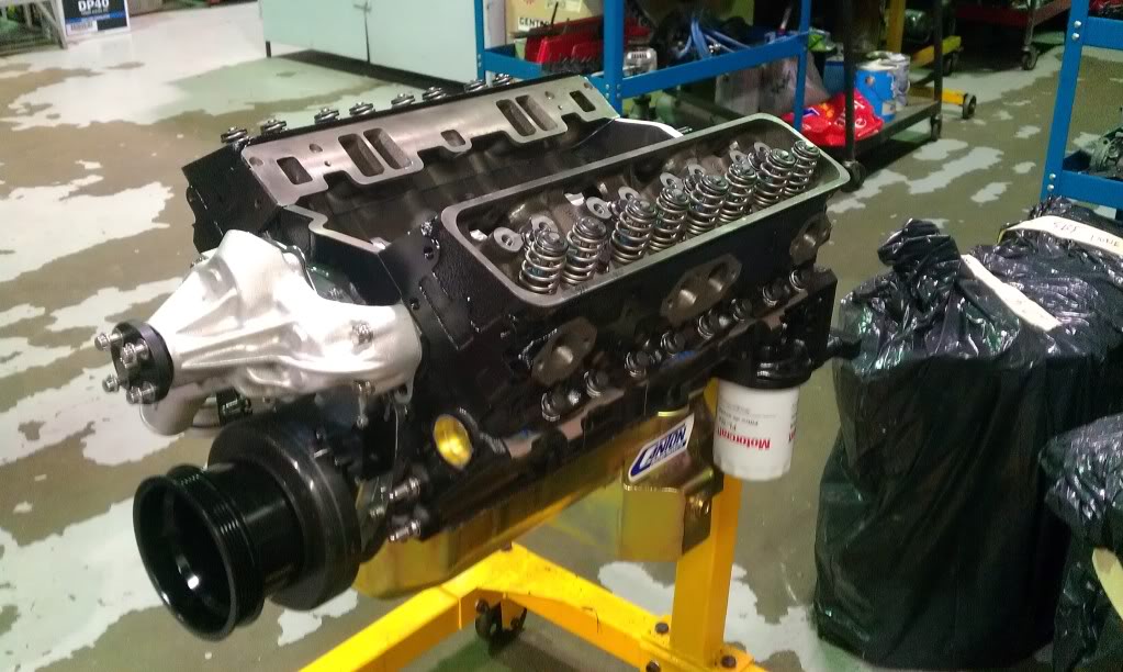 SB Chevy 383 Marine Engine - 375 Horsepower with Vortec Heads